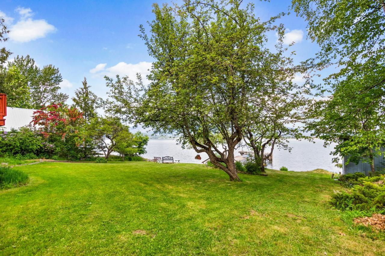 Calm Waters Lakeside Cabin Villa Sagle Exterior photo